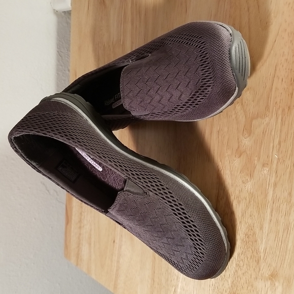 Skechers Relaxed Fit slip-ons with air-cooled memory foam. - Picture 1 of 9